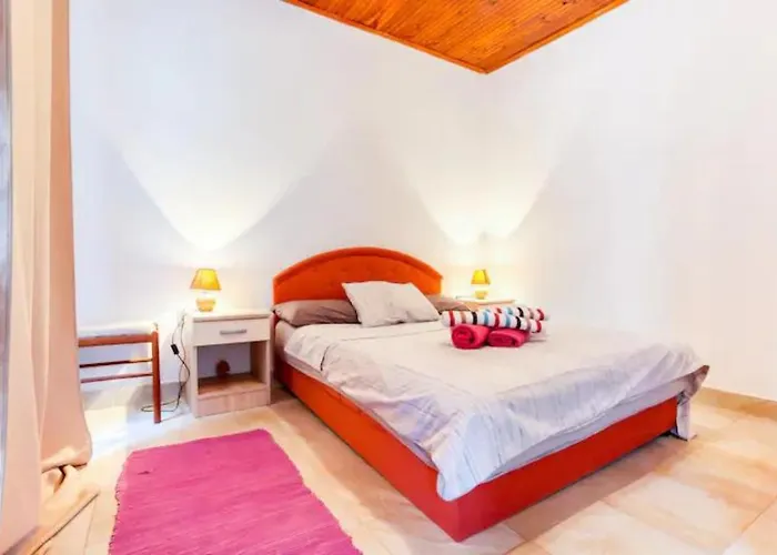 Bond Comfy Apartment - Old Town