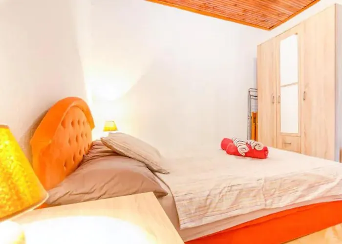 Bond Comfy Apartment - Old Town