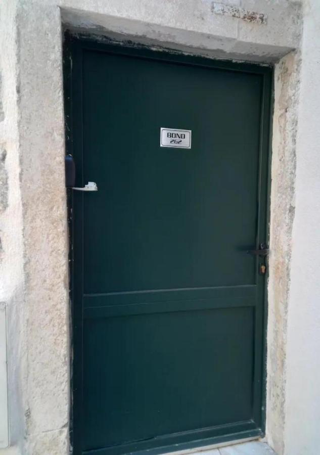 Bond Comfy - Old Town *