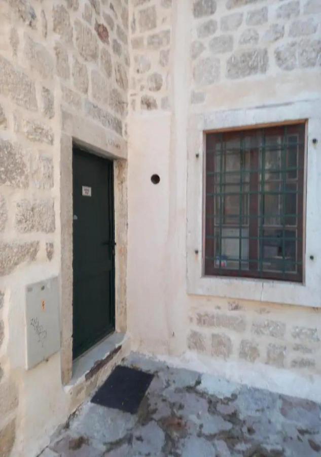 Bond Comfy - Old Town * Kotor